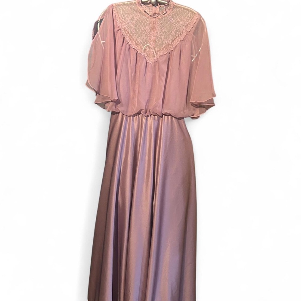 Vintage Elegant‎ Purple Lace Dress